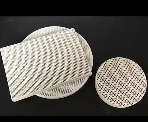 Độ bền cao 50-200 mm Cordierite Porous Infrared Honeycomb Ceramic Plate Đối với lò đốt chống sốc nhiệt