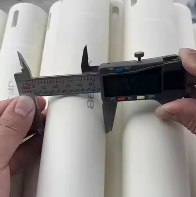 Nhiệt độ cao 99% Al2o3 Ống ống gốm lửa Alumina Ống lăn gốm cho lò gốm