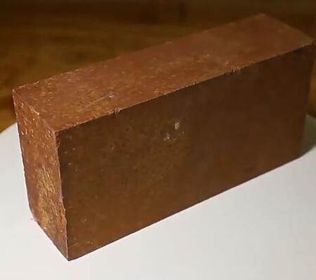 Đồ gạch magiê chịu nhiệt độ cao Khả năng chống sủi tuyệt vời Đồ gạch magnesia ngâm cho lớp lót lò thép