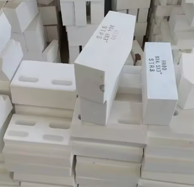 Gạch Corundum Mullite hợp nhất Alumina tinh khiết cao Lò nung nhiệt độ cao Gạch chịu lửa Corundum Mullite